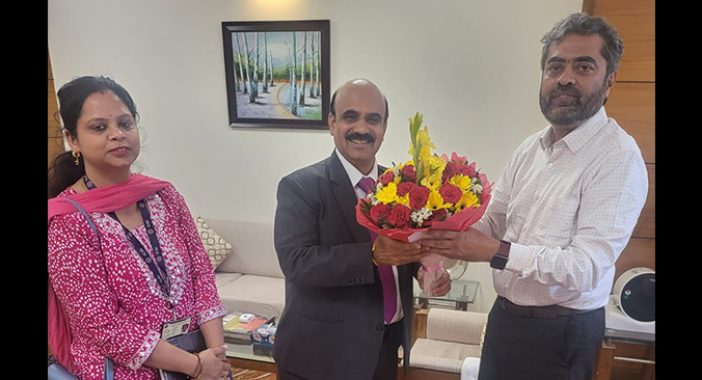 CA. Rajendra Kumar P, Chairman, Board of Internal Audit and Management Accounting, ICAI and CA. Arti Bansal, Secretary, Board of Internal Audit and Management Accounting, ICAI meet up with Shri Kesavan Srinivasan, Deputy Comptroller & Auditor General, (Government Accounts) & Chairperson (GASAB) on April 03, 2023 in the office of Comptroller and Auditor General of India (C&AGI), Delhi.
